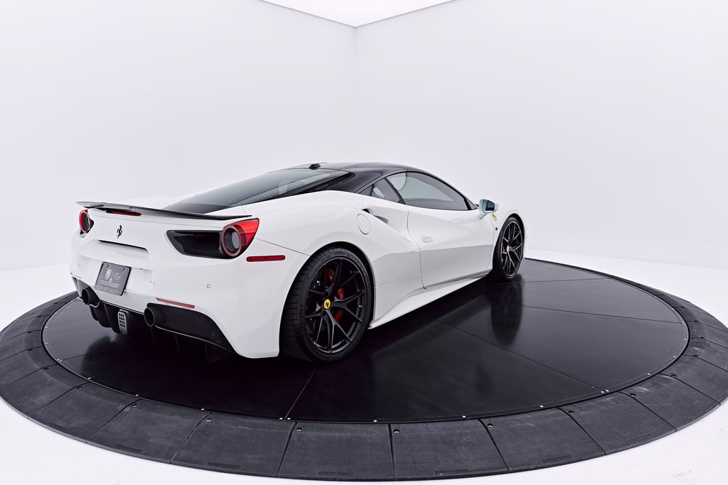 Used 2018 Ferrari 488 GTB RWD image 19