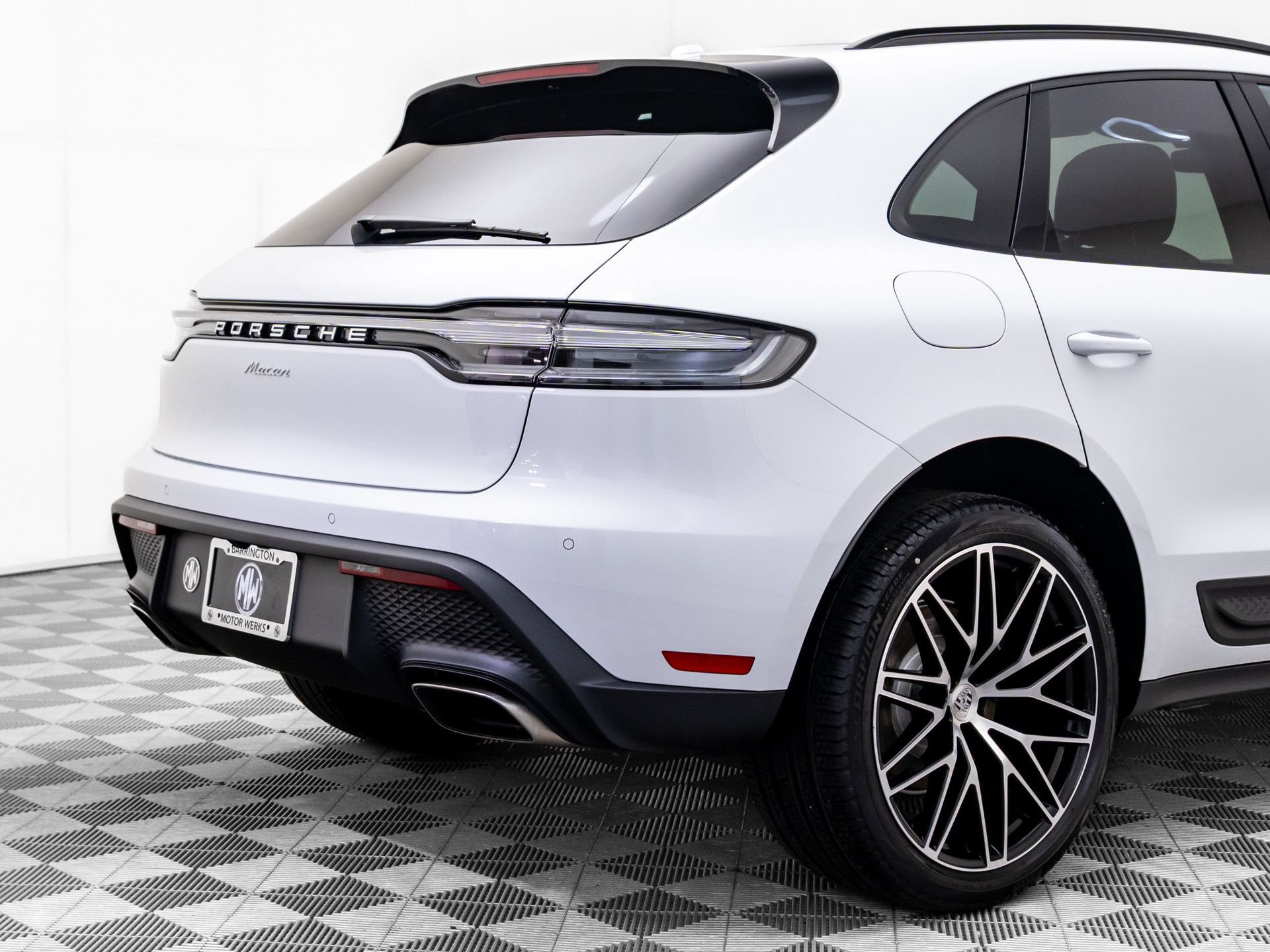 Used 2026 Porsche Macan AWD/4WD image 38