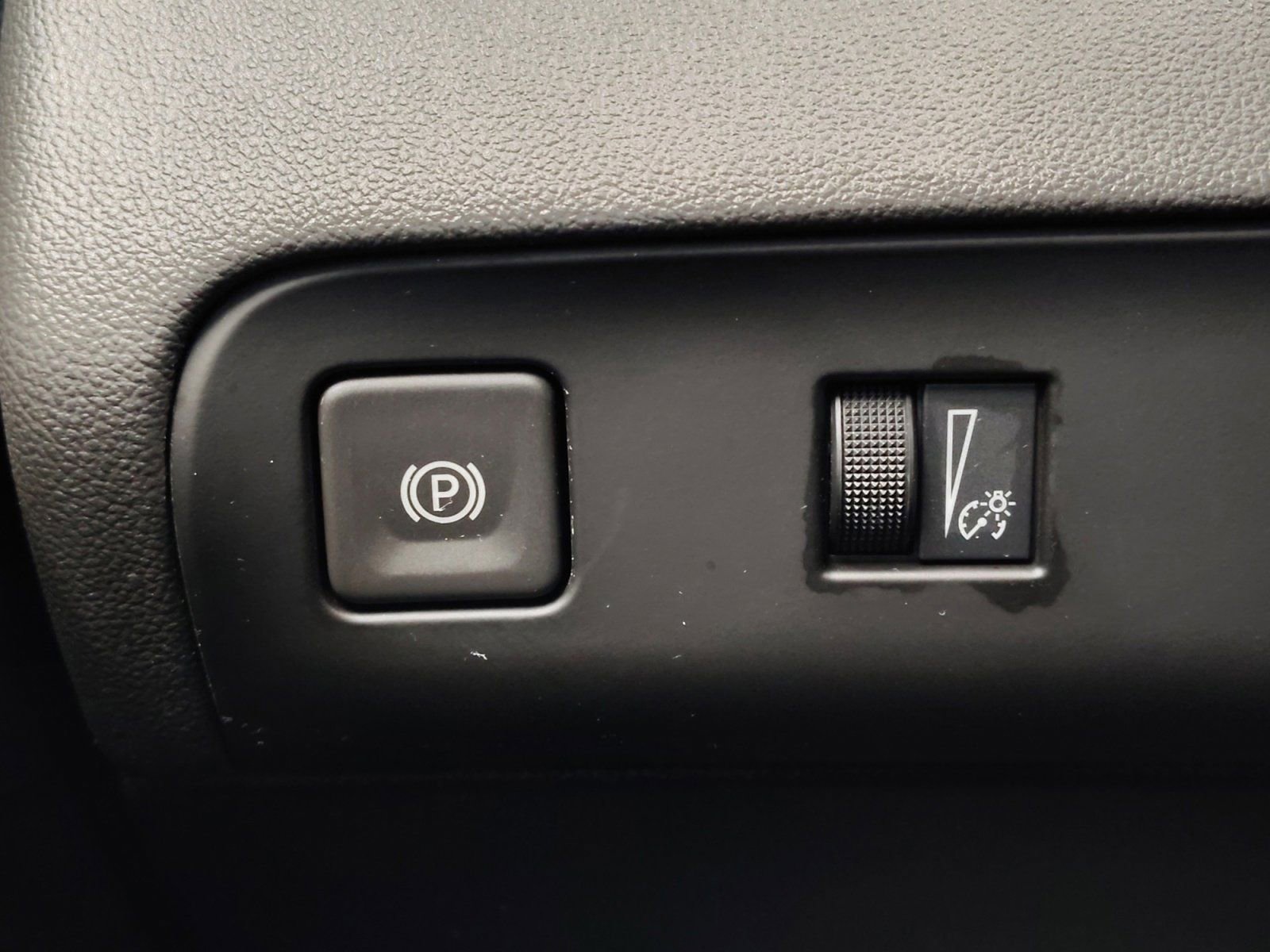 Used 2023 Buick Enclave Essence w/ Sport Touring Edition FWD image 26