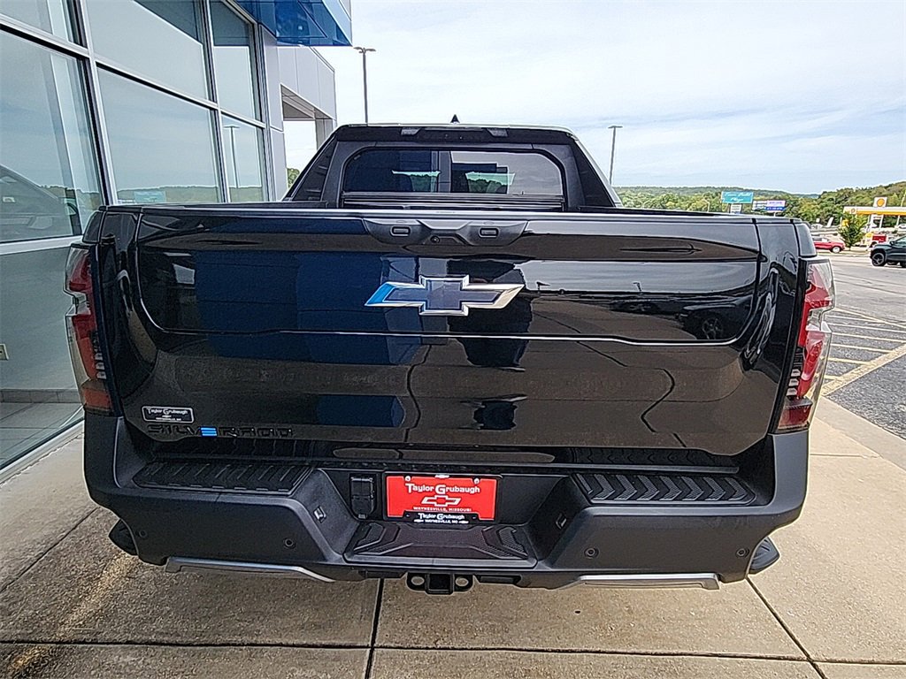 New 2026 Chevrolet Silverado EV Trail Boss image 6