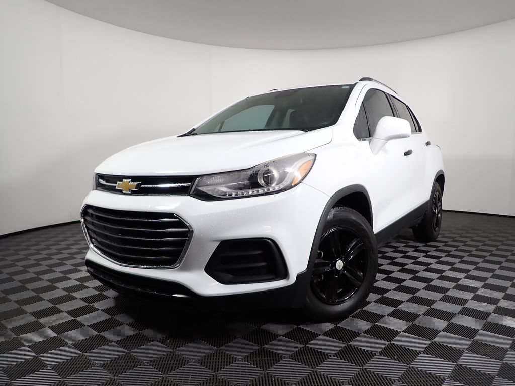Used 2018 Chevrolet Trax LT w/ LT Convenience Package FWD image 2