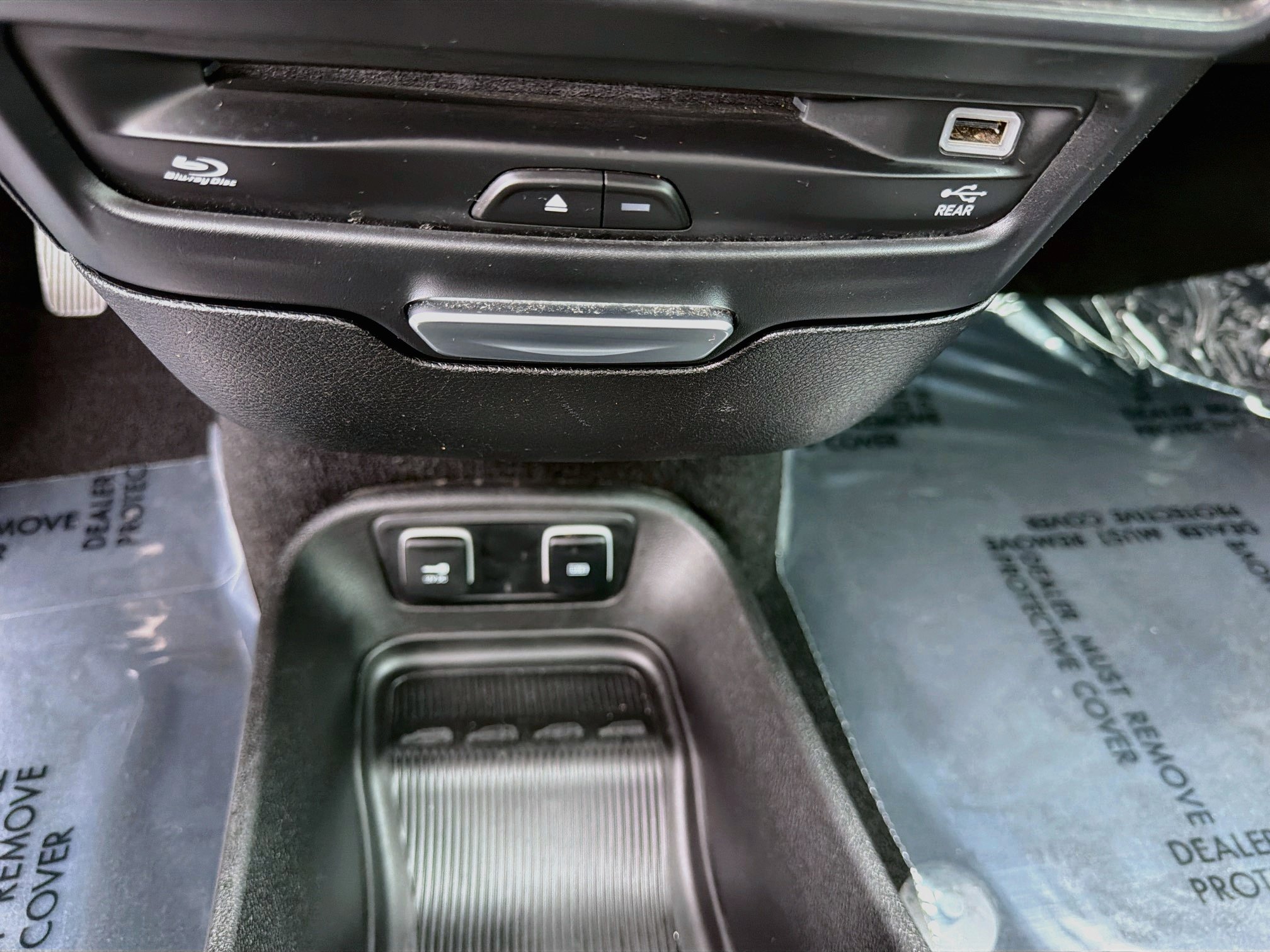 Used 2019 Chrysler Pacifica Limited w/ Advanced Safetytec Group FWD image 32