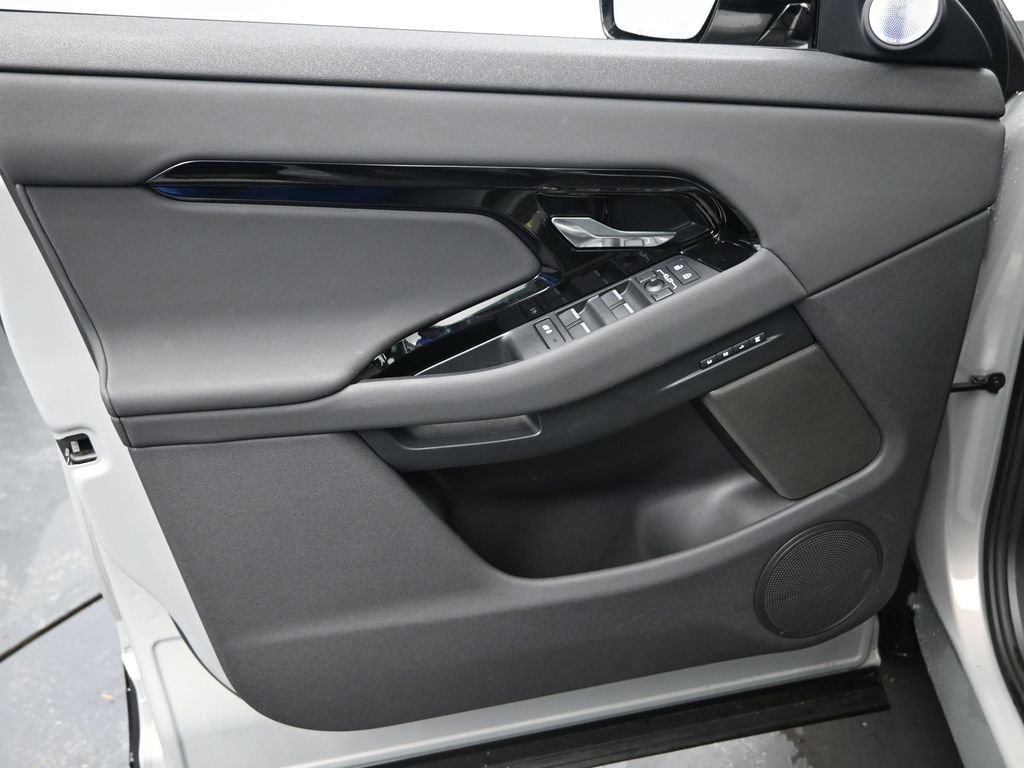 Used 2024 Land Rover Range Rover Evoque Dynamic SE image 29