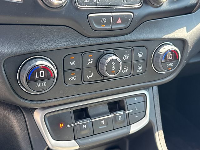 Used 2024 GMC Terrain SLT FWD image 21