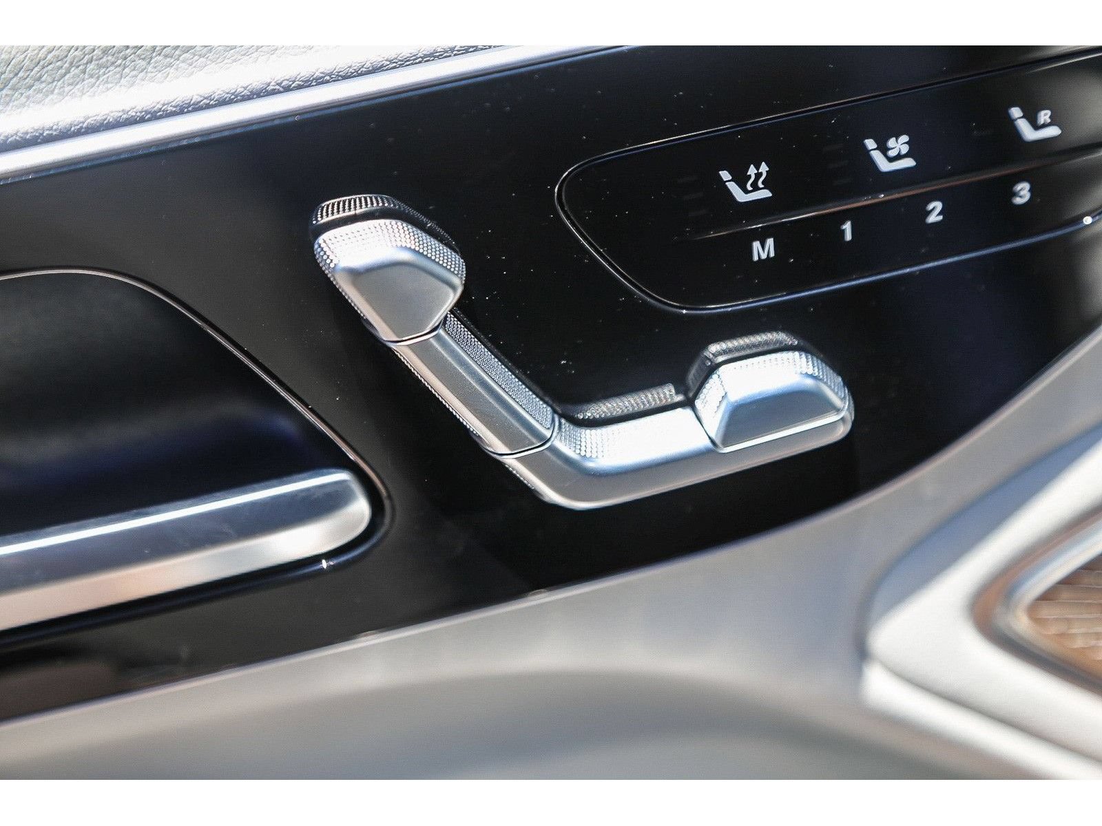 Used 2023 Mercedes-Benz EQS 580 4MATIC Sedan image 20