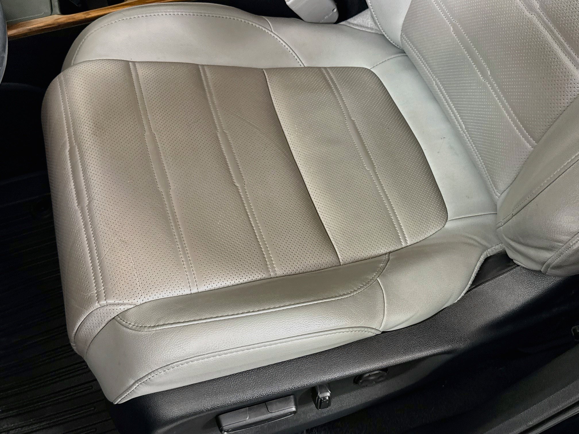 Used 2020 Honda CR-V Touring image 21