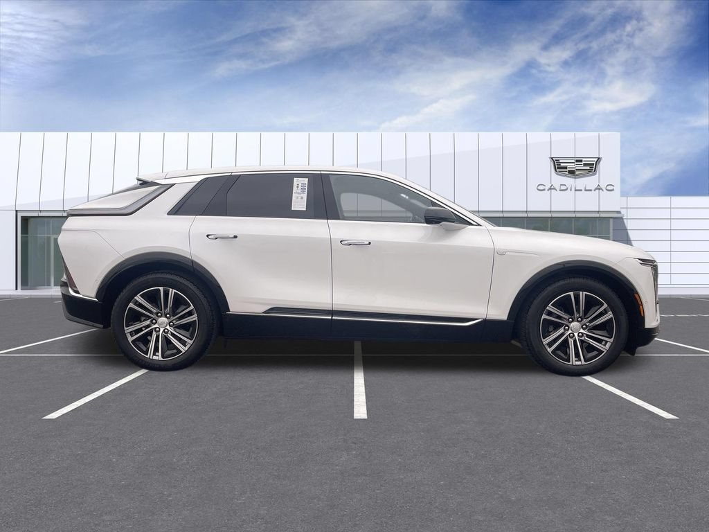 Certified 2024 Cadillac Lyriq Premium Luxury AWD/4WD image 9