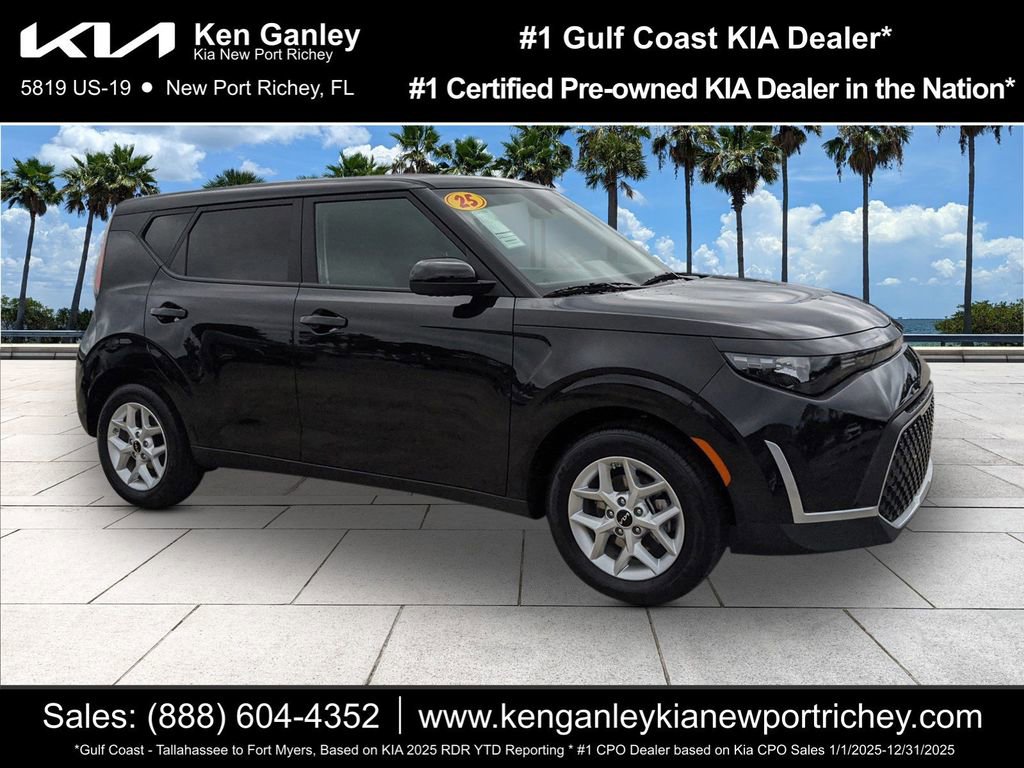Certified 2025 Kia Soul LX FWD image 1