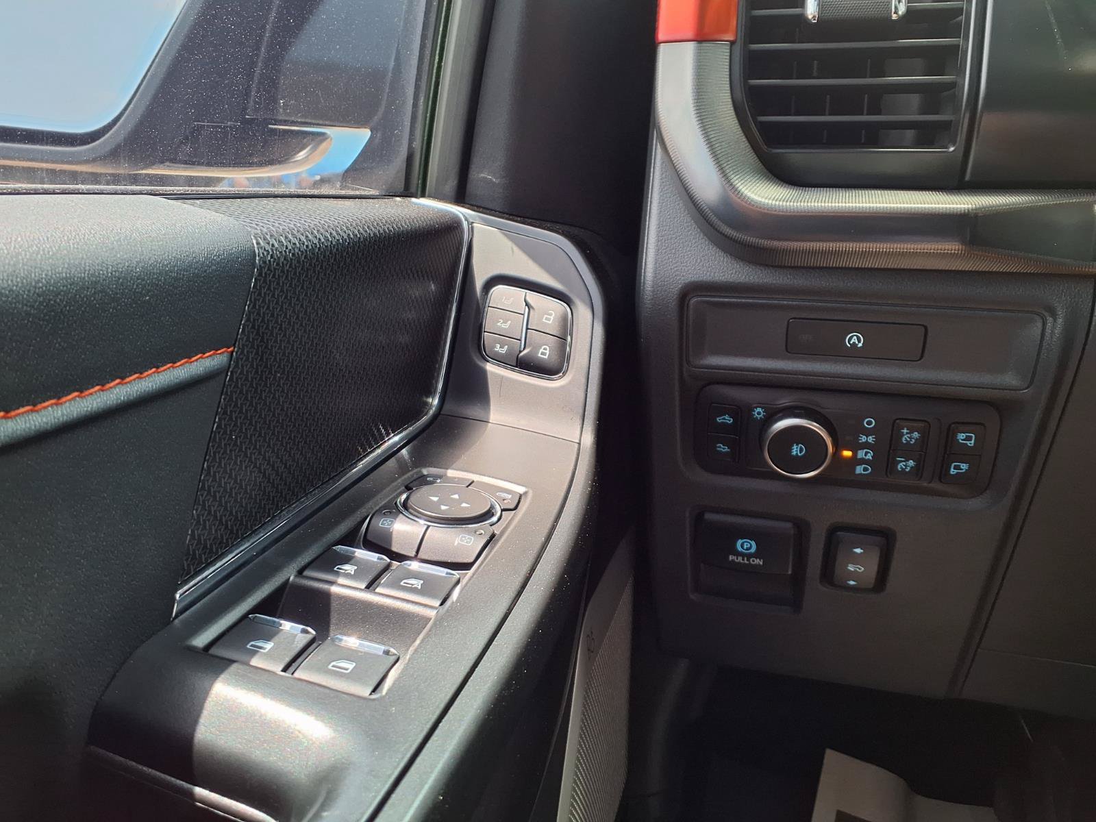 Used 2025 Ford F150 Raptor AWD/4WD image 11