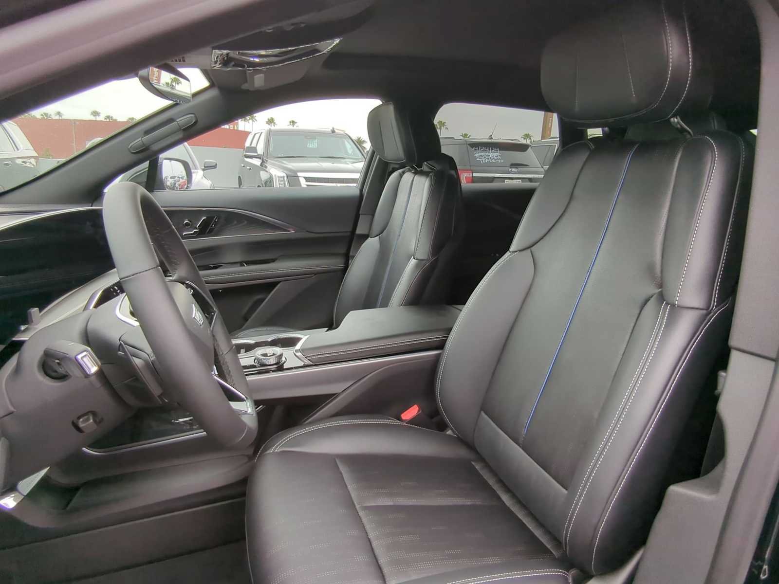 Certified 2024 Cadillac Lyriq Luxury AWD/4WD image 17