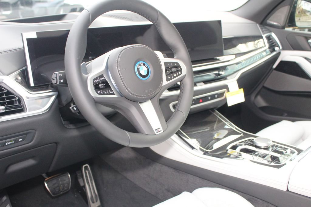 New 2026 BMW X5 xDrive50e w/ M Sport Package image 12