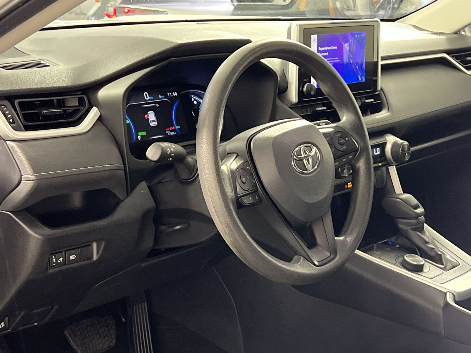 Used 2025 Toyota RAV4 XLE AWD/4WD image 16