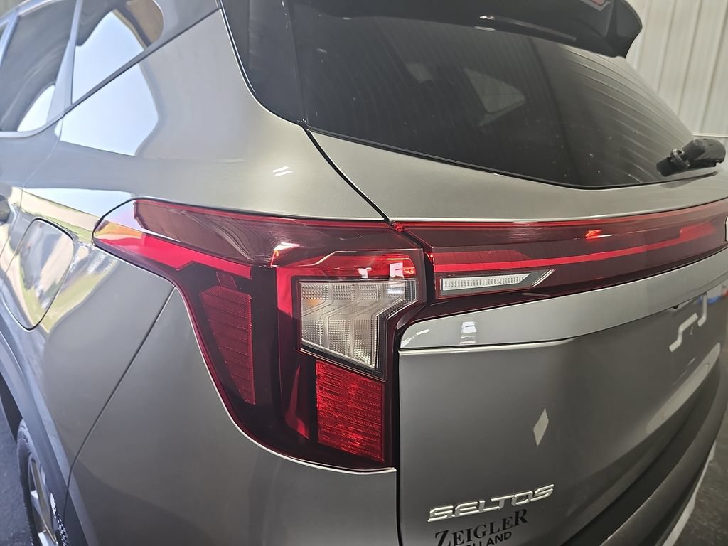 Used 2024 Kia Seltos LX AWD/4WD image 33