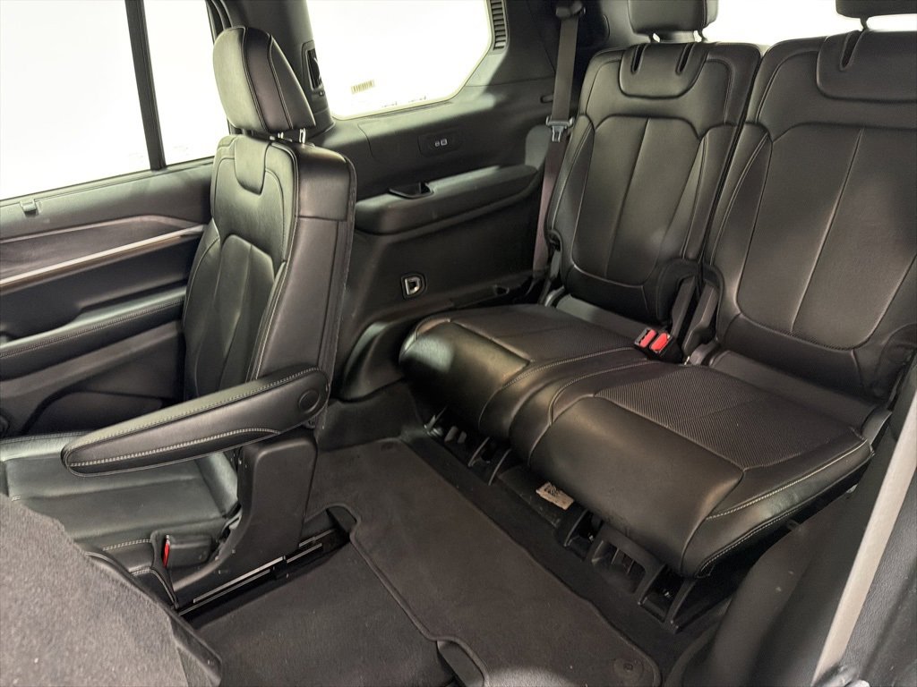 Used 2024 Jeep Grand Cherokee L Limited w/ Luxury Tech Group II image 25