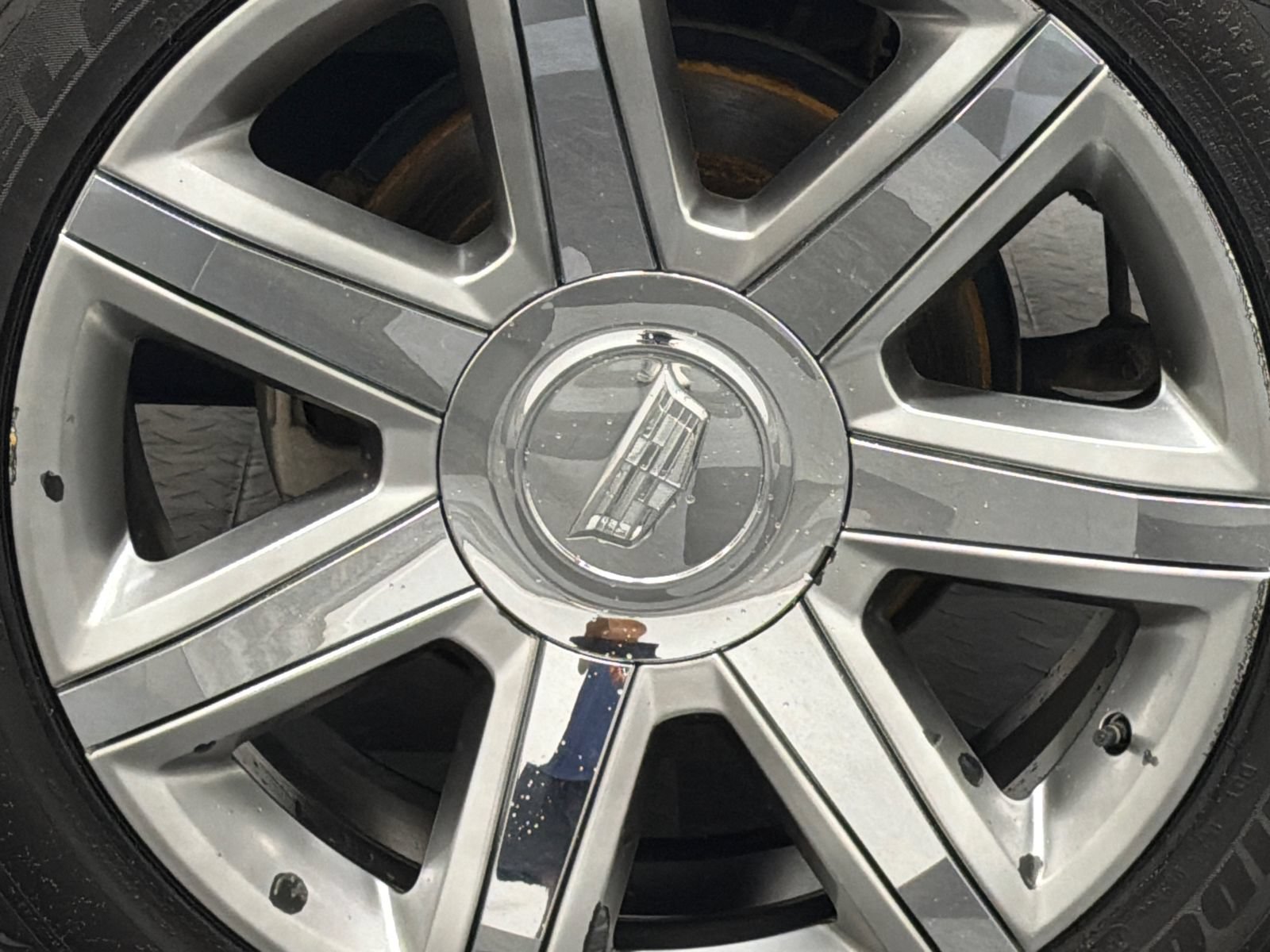 Used 2018 Cadillac Escalade Premium Luxury AWD/4WD image 5