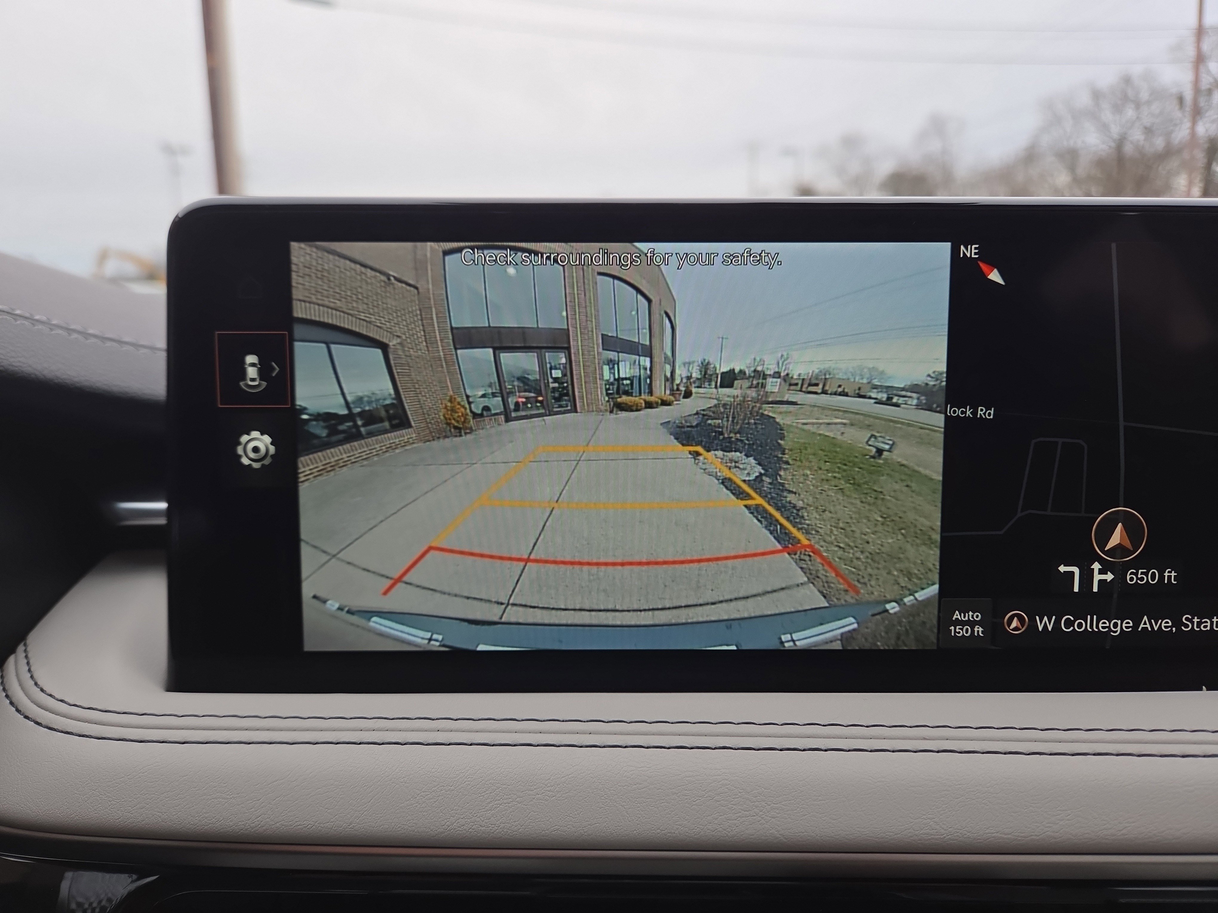 Used 2025 Genesis G70 2.5T image 26