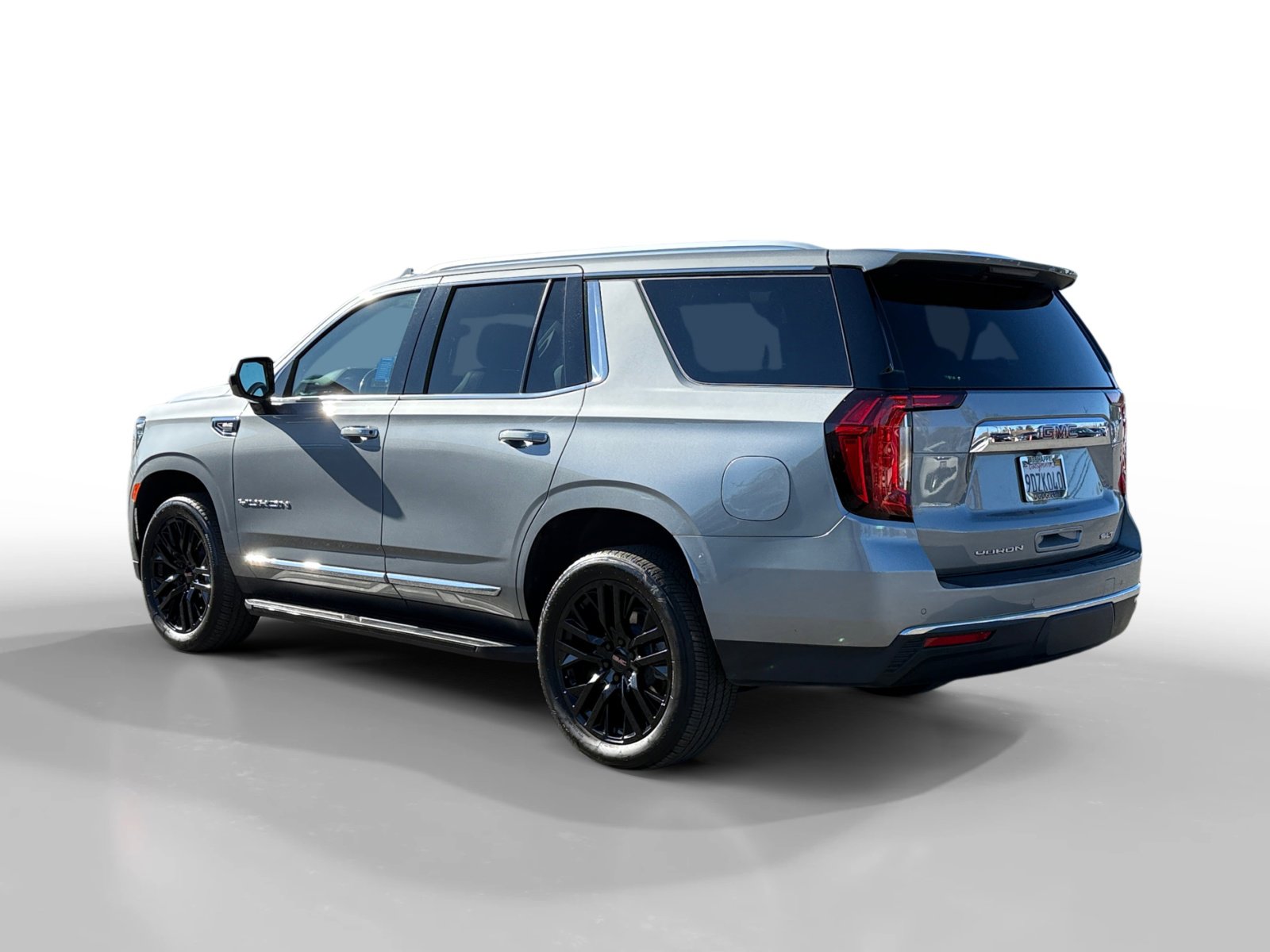 Used 2023 GMC Yukon SLT image 3