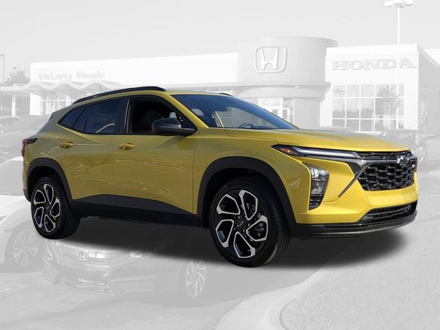 Used 2025 Chevrolet Trax RS w/ Driver Confidence Package image 5