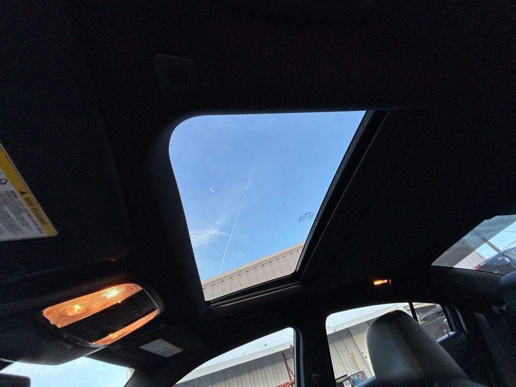 Used 2023 Dodge Charger R/T w/ Plus Group image 30