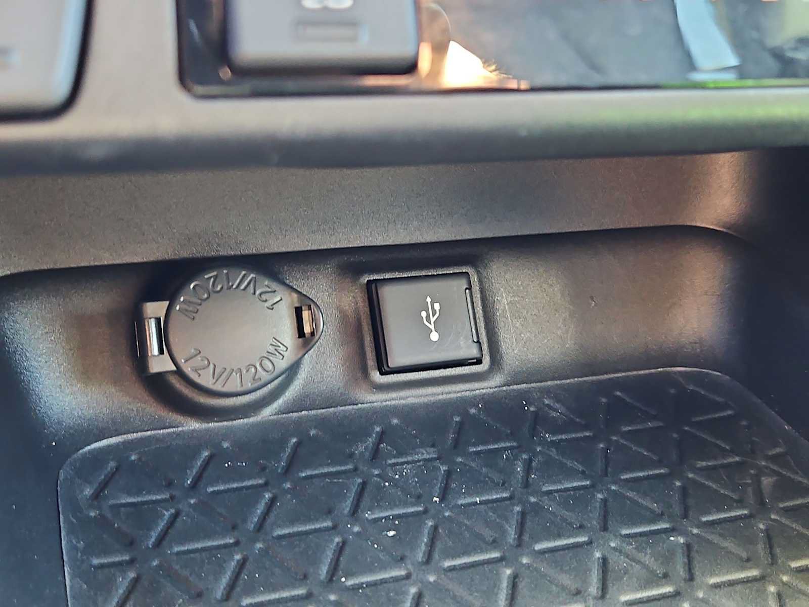 Used 2021 Toyota RAV4 XLE Premium AWD/4WD image 11