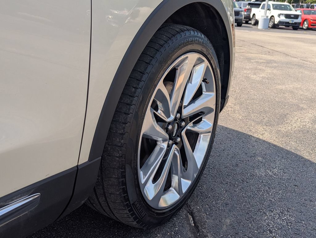 Used 2018 Lincoln MKX Reserve w/ Luxury Package AWD/4WD image 30