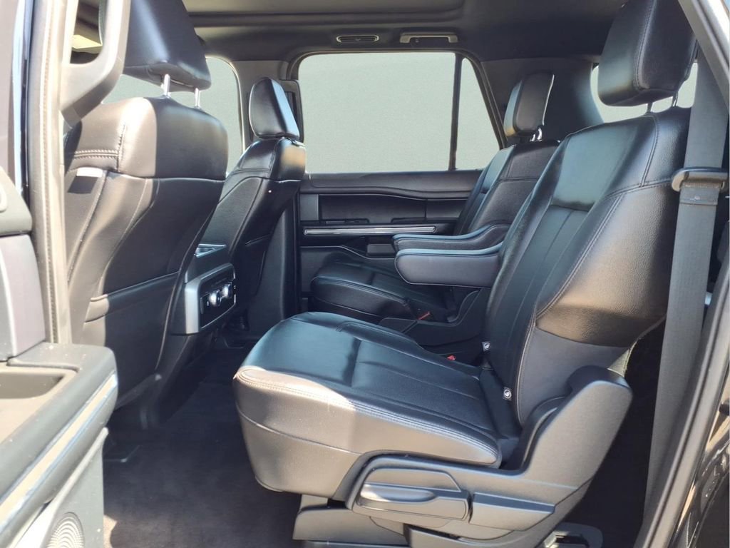 Used 2021 Ford Expedition Max XLT RWD image 16