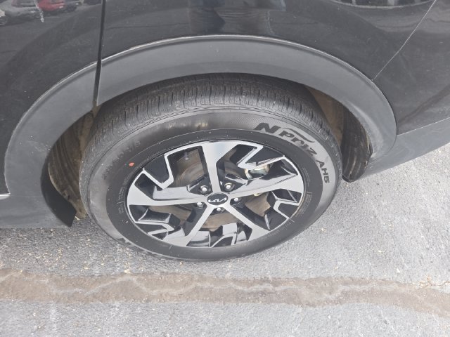 Used 2024 Kia Sportage EX FWD image 21