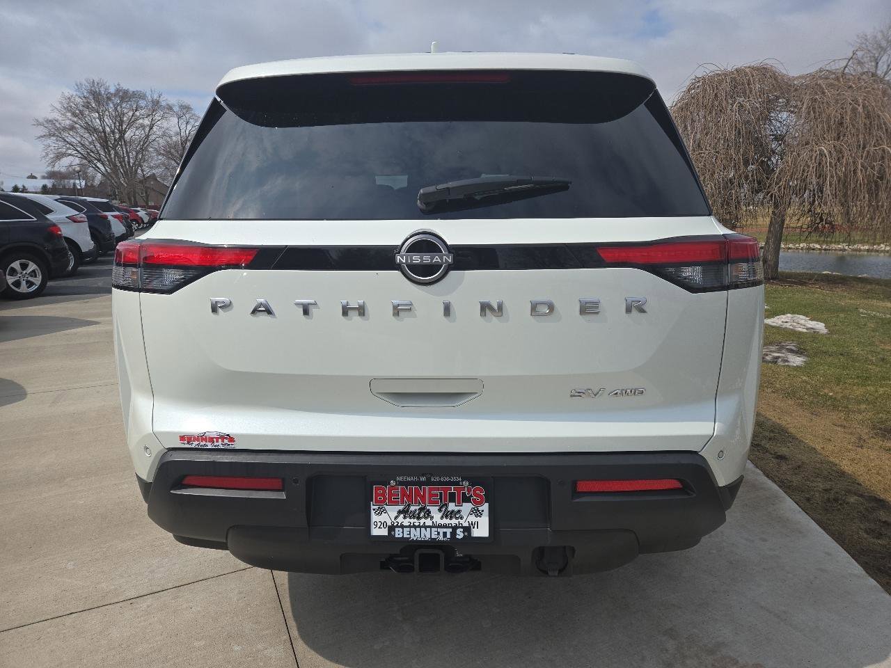 Used 2023 Nissan Pathfinder SV w/ SV Premium Package image 4