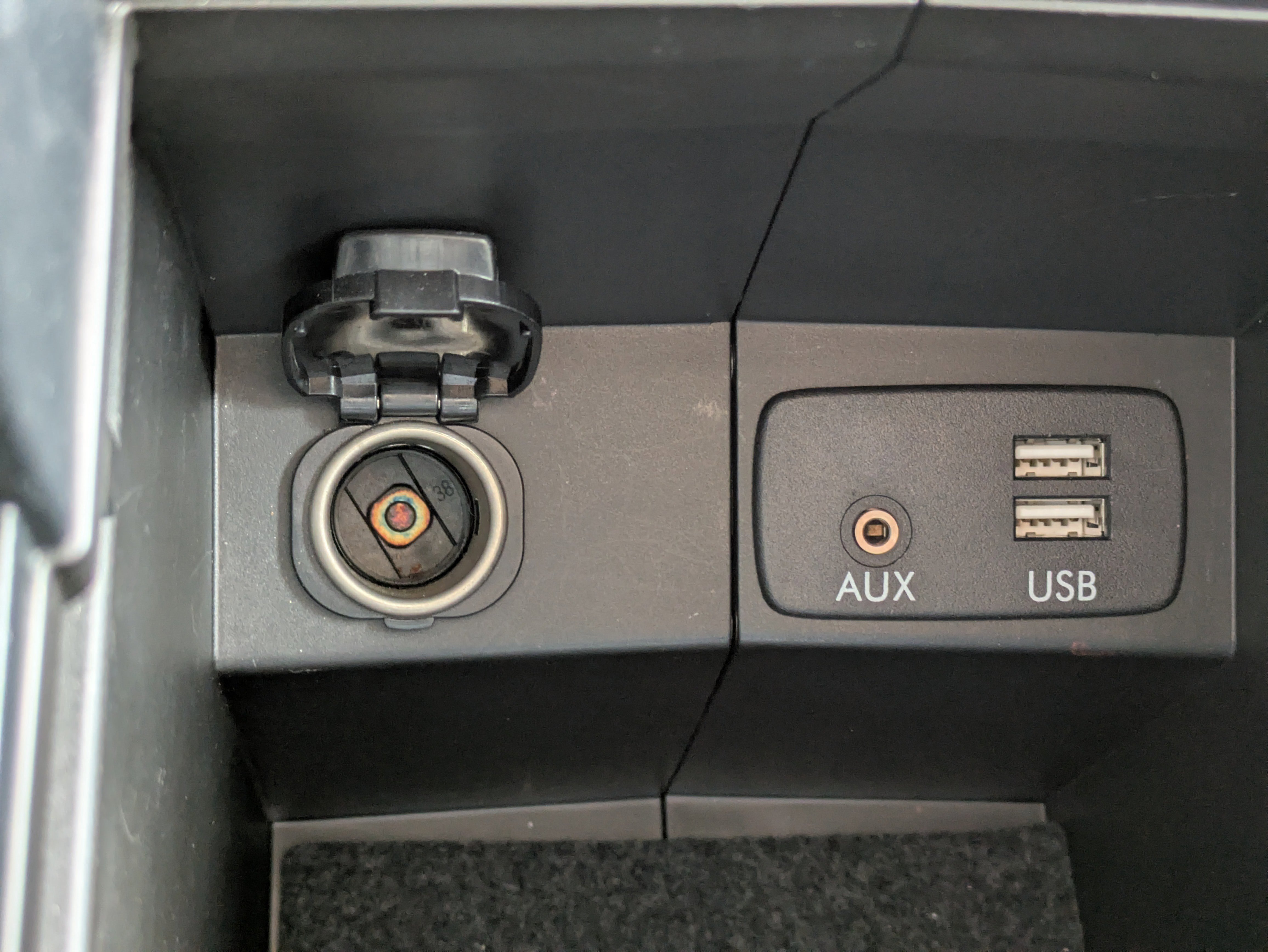 Used 2017 Subaru Forester 2.5i Limited image 31