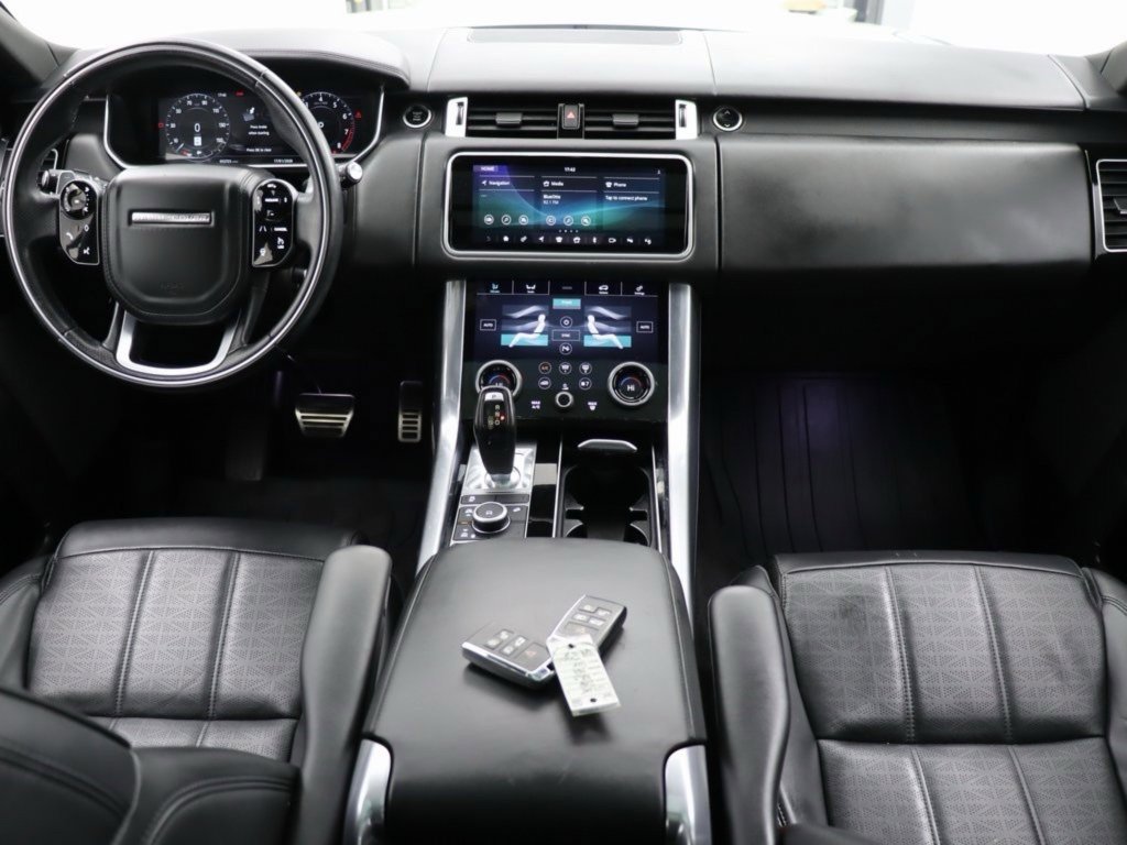 Used 2018 Land Rover Range Rover Sport HSE Dynamic image 16