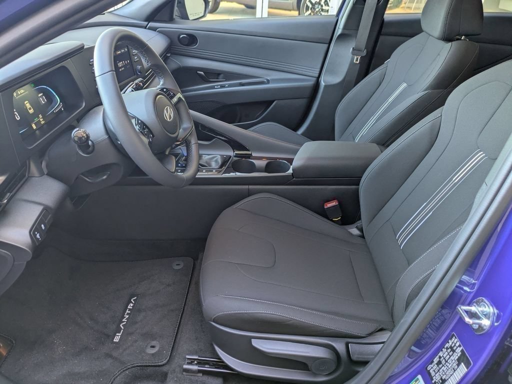 New 2026 Hyundai Elantra SEL Sport Premium FWD image 11