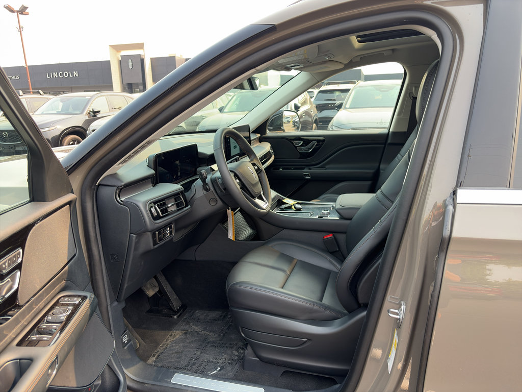New 2026 Lincoln Aviator AWD image 11