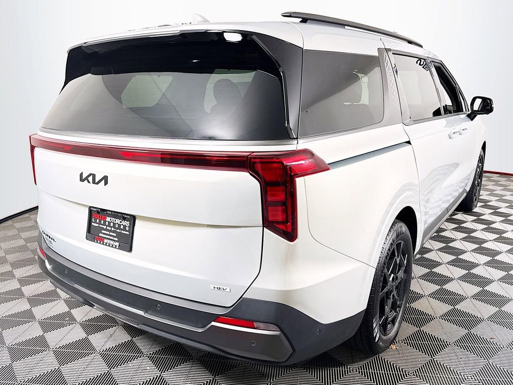 Used 2026 Kia Carnival SX w/ SX Dark Edition Package FWD image 7