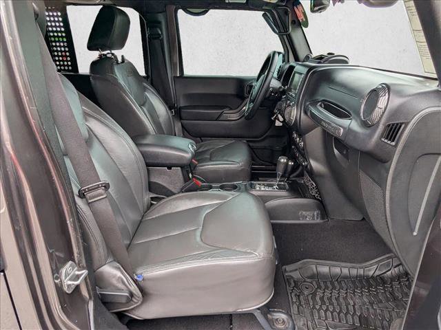 Used 2014 Jeep Wrangler Unlimited Sahara w/ Max Tow Package AWD/4WD image 18