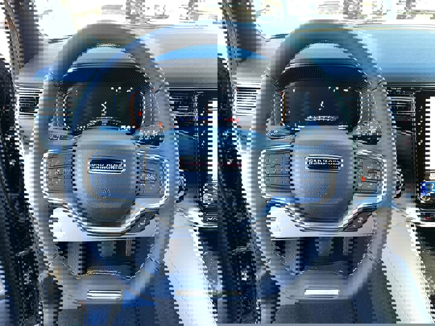 New 2026 Jeep Grand Wagoneer L 4X4 w/ HD Trailer Tow Package image 16