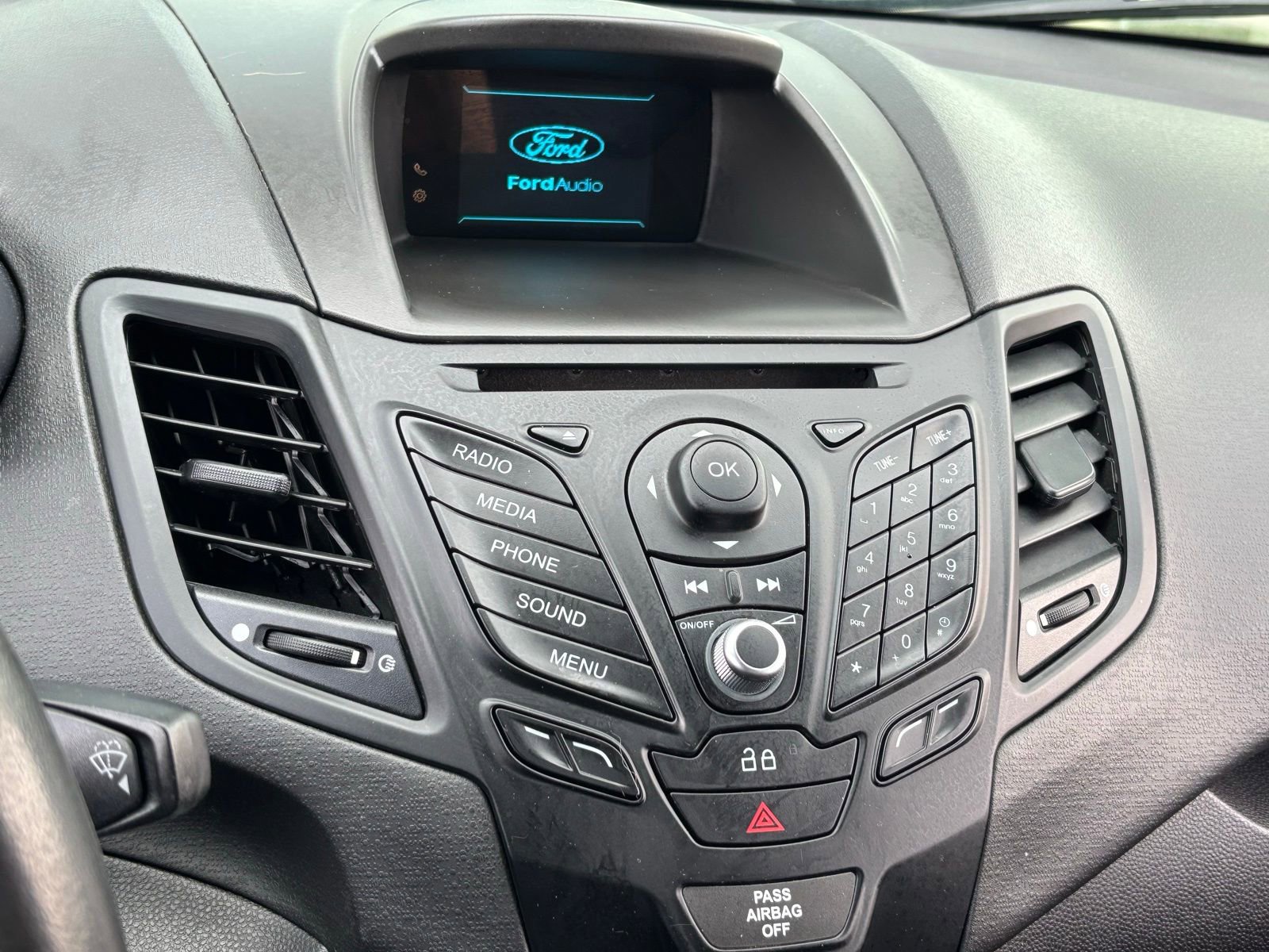 Used 2014 Ford Fiesta SE FWD image 21