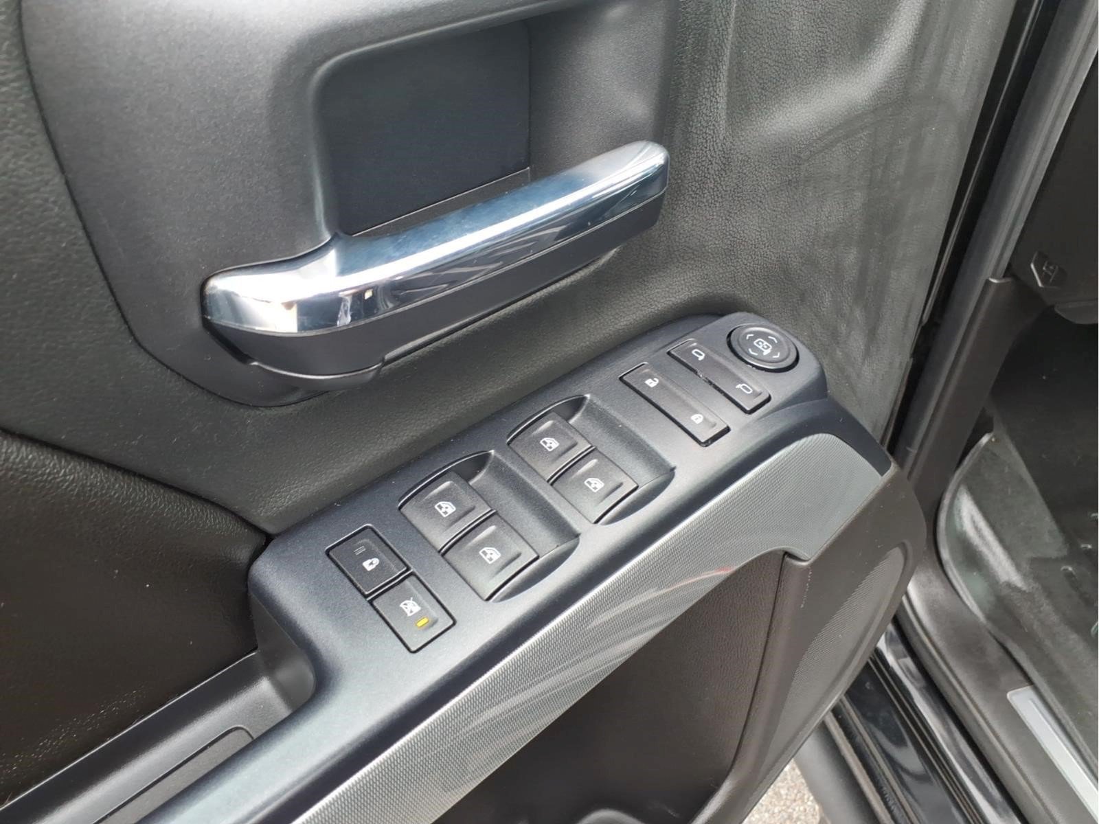 Used 2016 Chevrolet Silverado 2500 LT w/ Midnight Edition AWD/4WD image 23