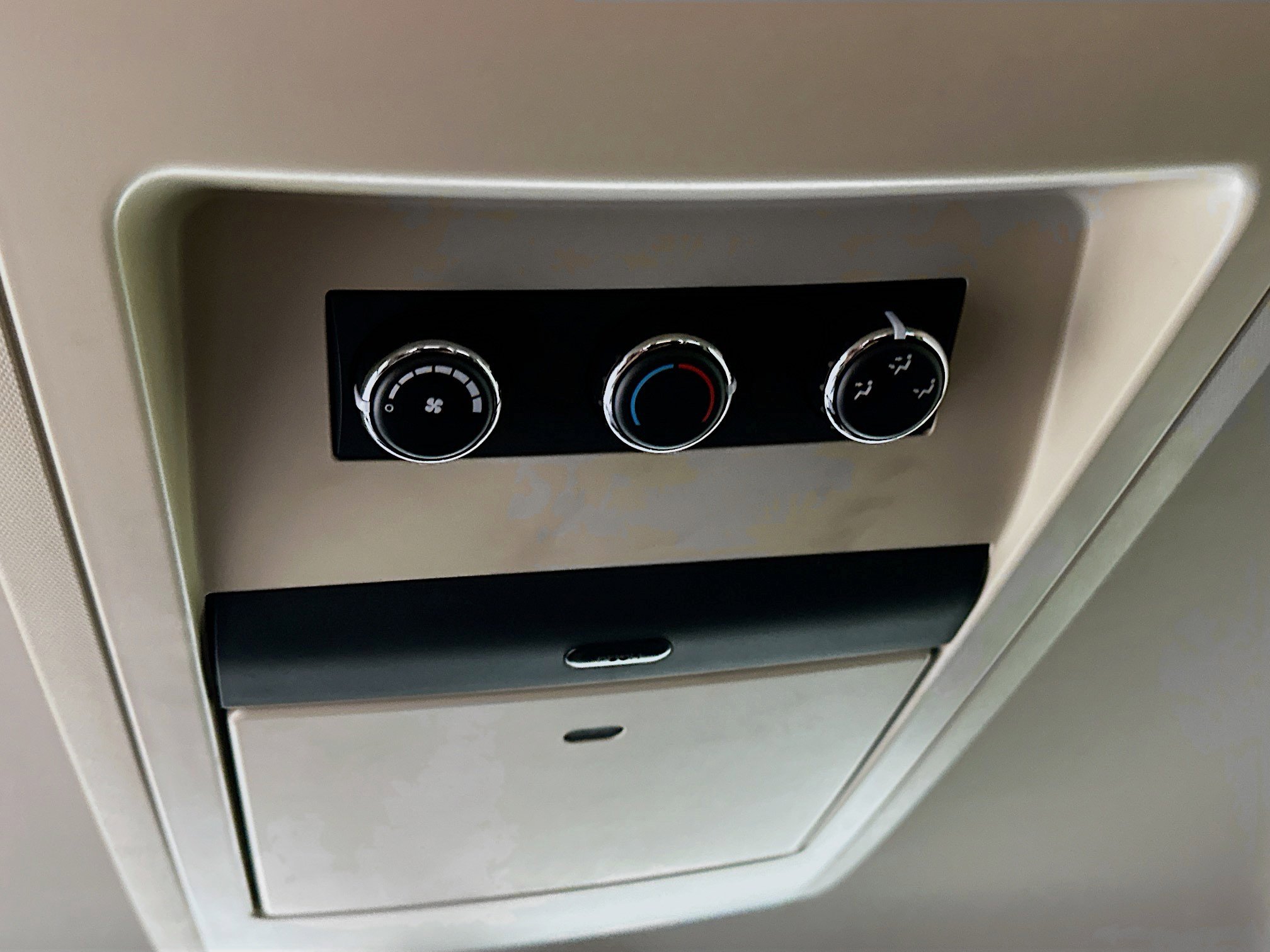 Used 2013 Dodge Grand Caravan SXT w/ Entertainment Group 1 image 26