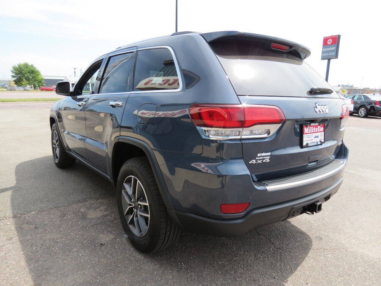Used 2020 Jeep Grand Cherokee Limited w/ Trailer Tow Group IV AWD/4WD image 6