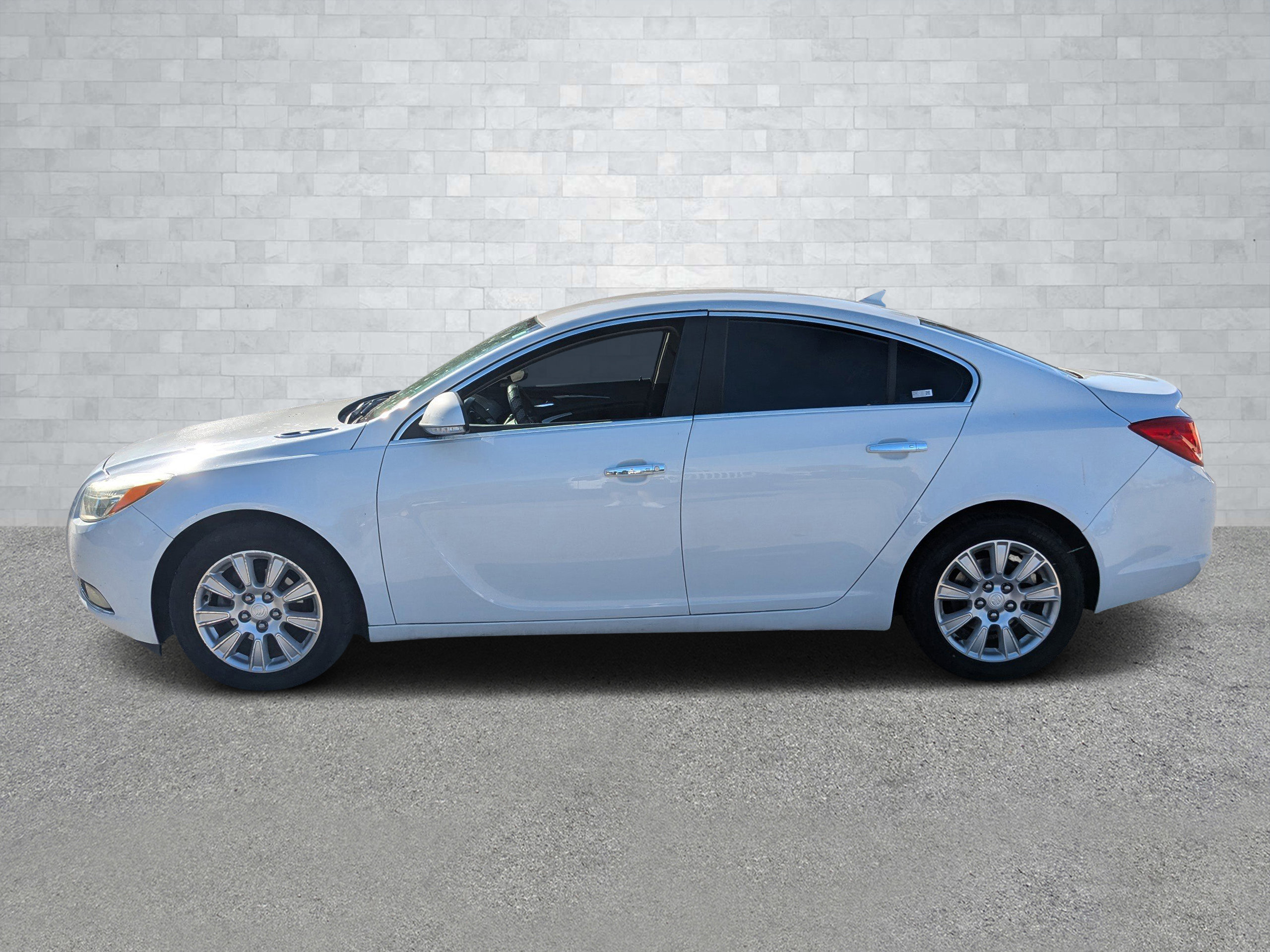 Used 2013 Buick Regal Premium image 8