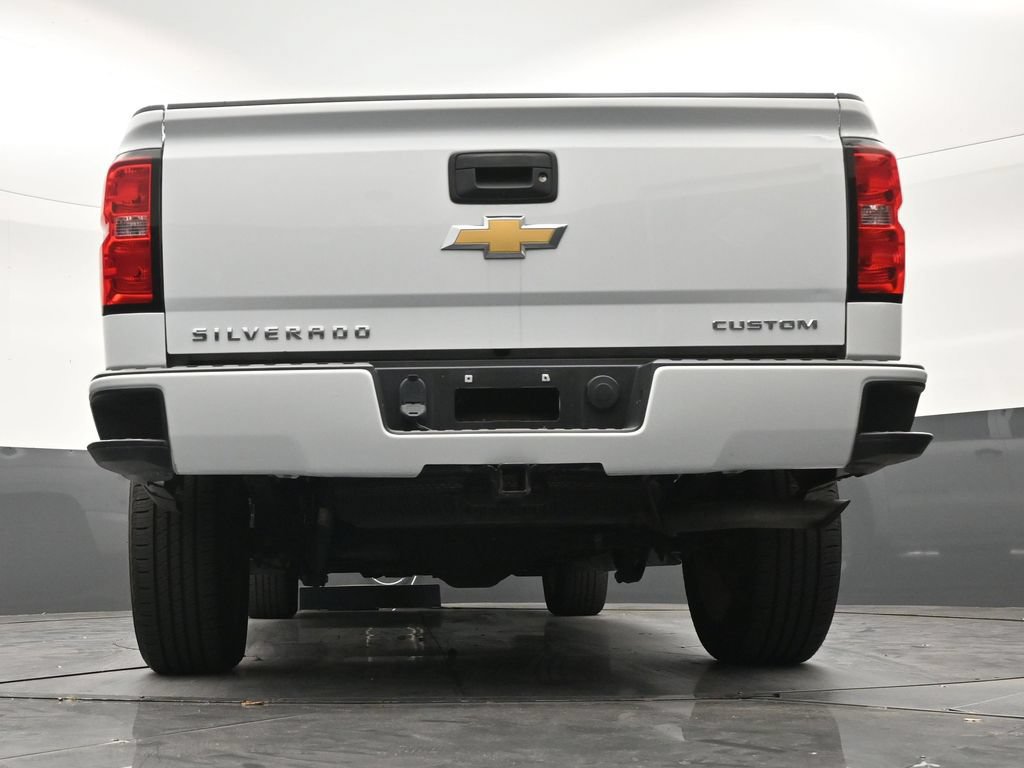 Used 2018 Chevrolet Silverado 1500 Custom w/ Custom Value Package RWD image 22