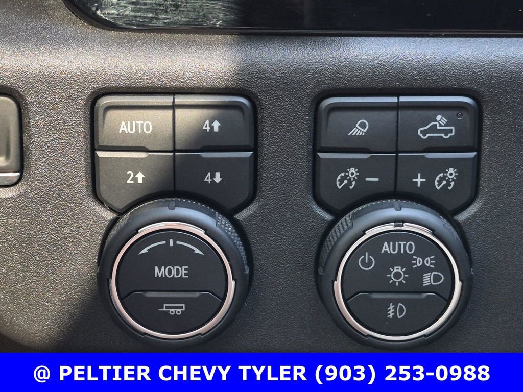 Used 2024 Chevrolet Silverado 2500 ZR2 w/ Technology Package AWD/4WD image 33