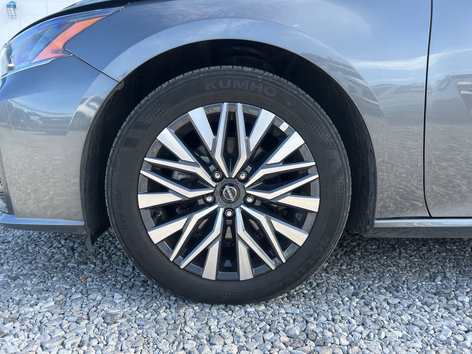 Used 2025 Nissan Altima 2.5 SV image 7