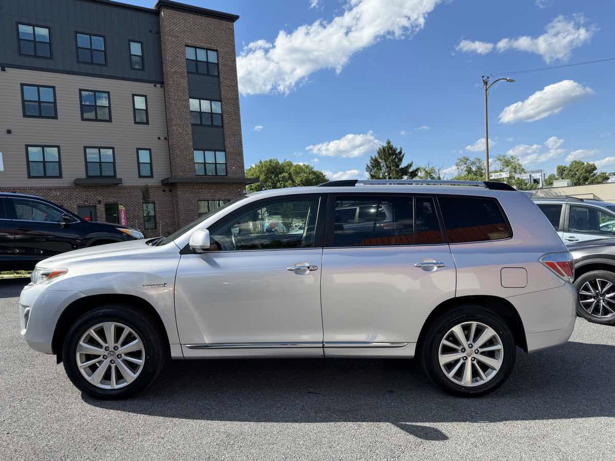 Used 2013 Toyota Highlander Limited AWD/4WD image 4
