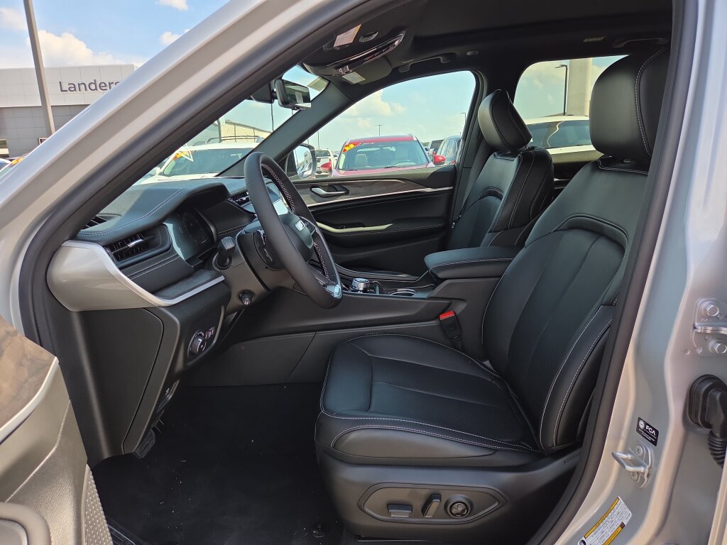 New 2026 Jeep Grand Cherokee Limited Reserve AWD/4WD image 6