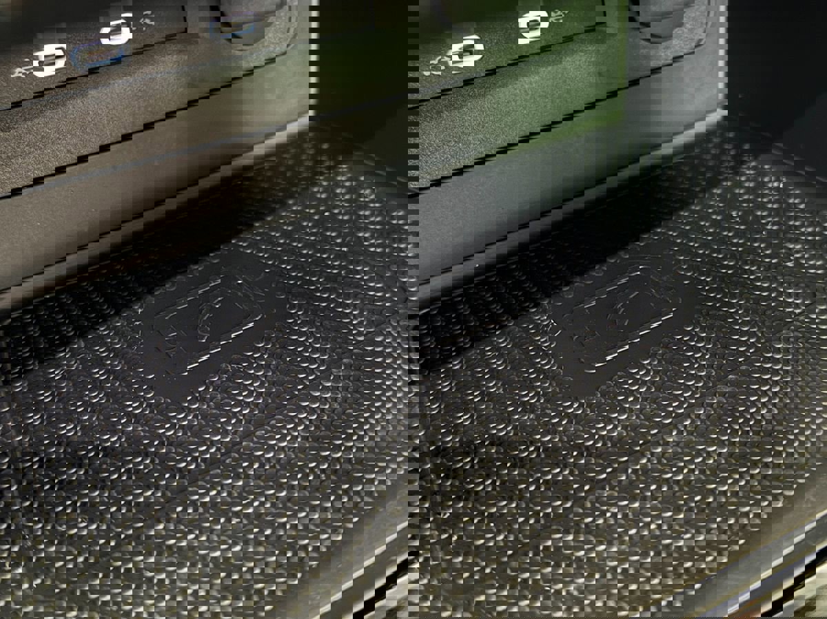 Used 2021 Volkswagen Atlas Cross Sport SEL Premium image 28