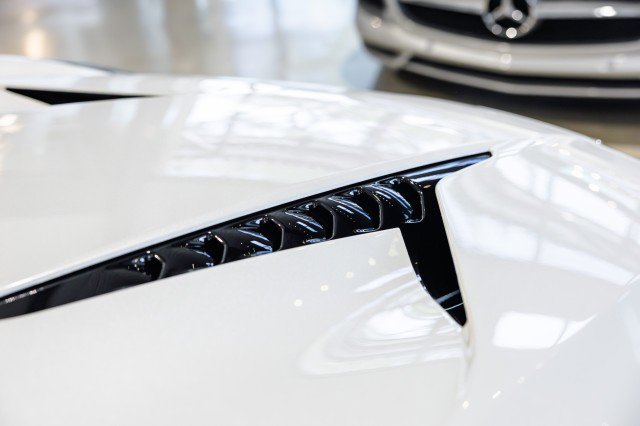 Used 2025 Aston Martin Vanquish RWD image 12