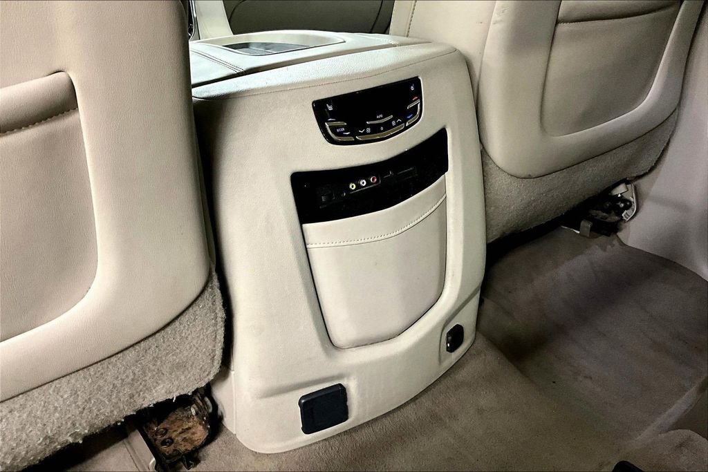 Used 2015 Cadillac Escalade Luxury image 10