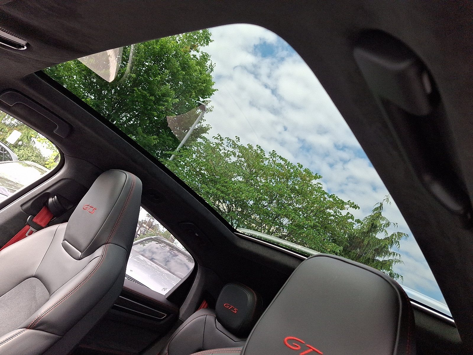 Used 2022 Porsche Cayenne GTS AWD/4WD image 14