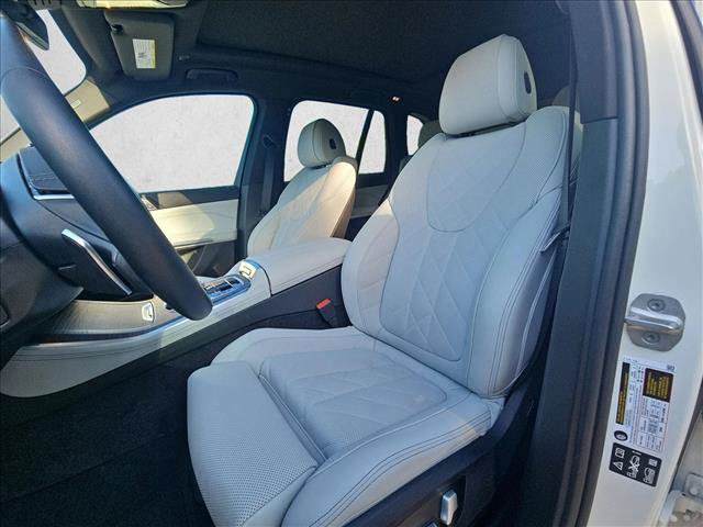 Used 2024 BMW X5 xDrive40i w/ Premium Package AWD/4WD image 16
